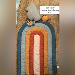 Itzy Ritzy Tummy Time Play Mat | Boho Rainbow Activity Mat | EUC 🌈